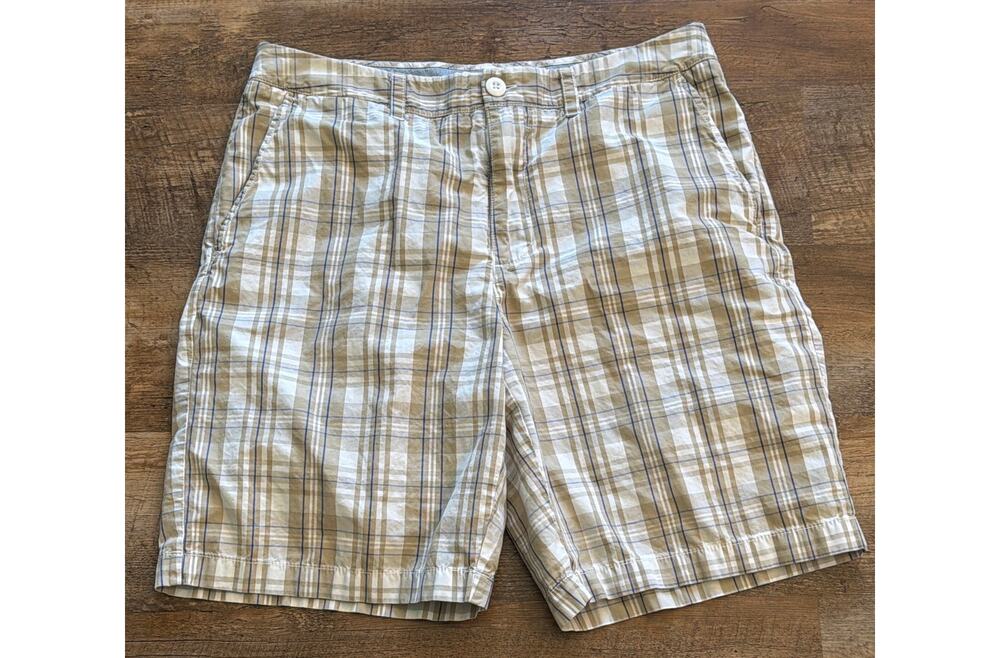Croft & Barrow tan and navy plaid shorts 100% Cotton Sz 32.